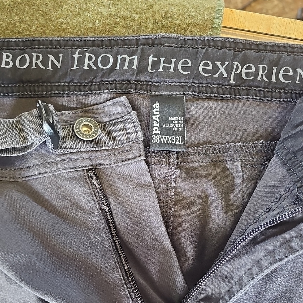 PRANA Charcoal Hiking Pants w/zip off Legs